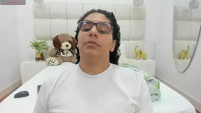 DanielleEvans_ on StripChat