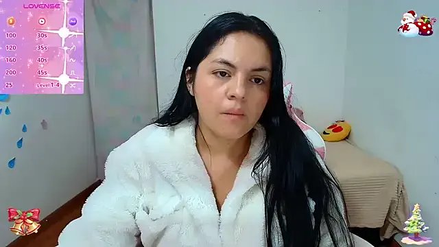 Danna_Saturnitee on StripChat