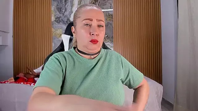 Danna_topless on StripChat