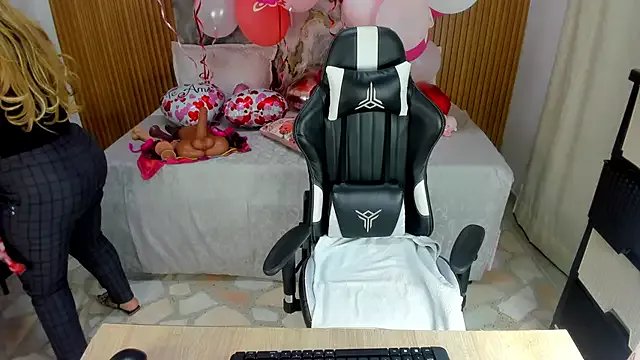 Danna_topless on StripChat