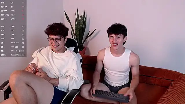 DarrenColleen on StripChat