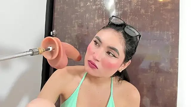 dazhia_lee on StripChat