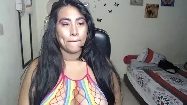 Debora_1_2_3 on StripChat