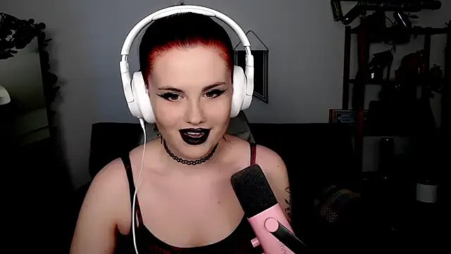 Della_Ideal on StripChat