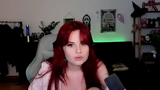 Della_Ideal on StripChat