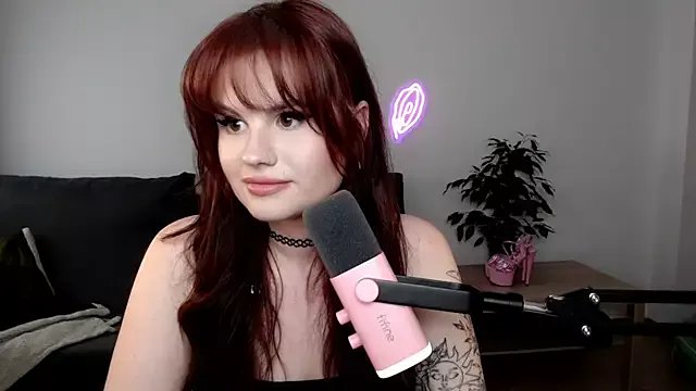 Della_Ideal on StripChat