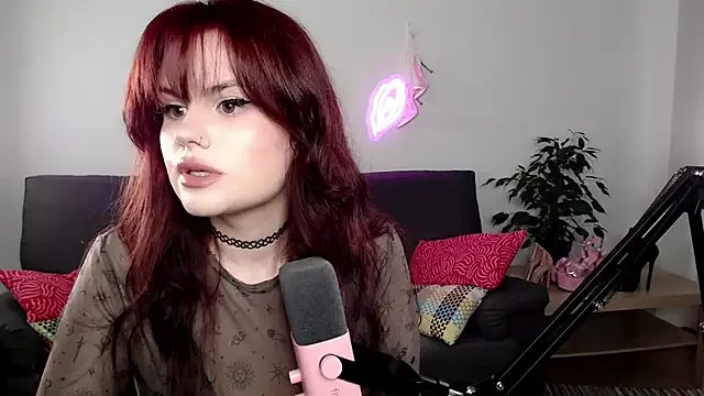 Della_Ideal on StripChat