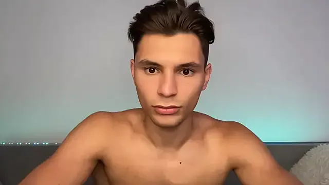 Offline denlover1 on StripChat