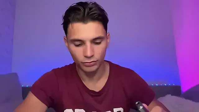 Offline denlover1 on StripChat