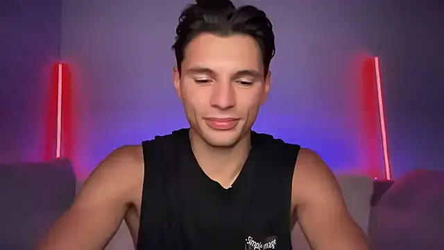 Offline denlover1 on StripChat