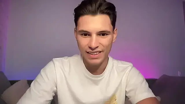 Offline denlover1 on StripChat