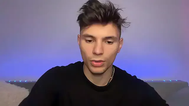 Offline denlover1 on StripChat