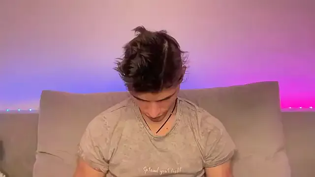 Offline denlover1 on StripChat