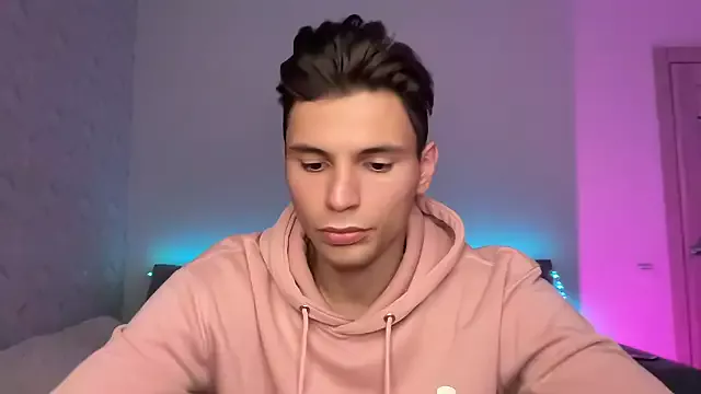 Offline denlover1 on StripChat