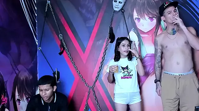 Offline Destroy_the_bimbo1 on StripChat