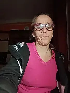 Dettybitch40 on StripChat