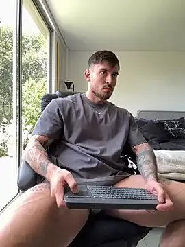 DimitriSullivan_ — play whit my hole and dick