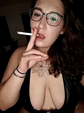 Offline DirtySecretz on StripChat