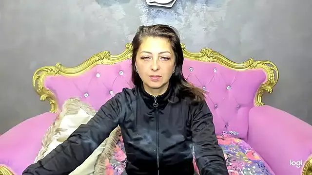 DivinSandra on StripChat
