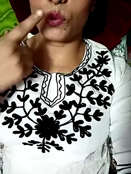 Offline Divya_Bharti on StripChat