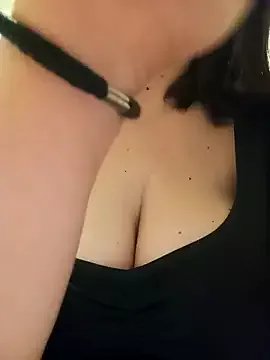 Dolcissima33 on StripChat
