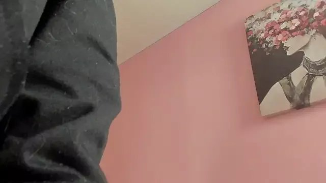 dolly_zoe on StripChat