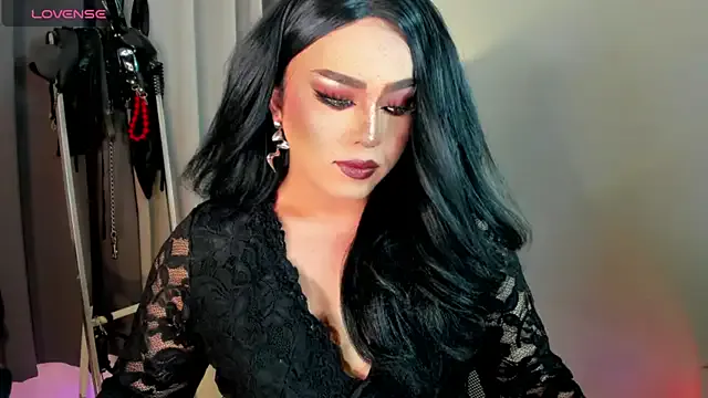 Offline DominaAurumXXX on StripChat