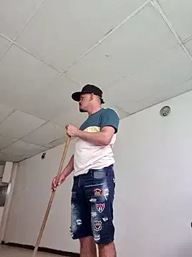 DOMINANT_BIGDICK on StripChat