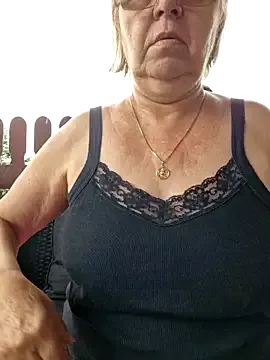 Offline Dorina on StripChat