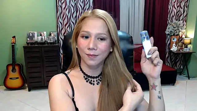 Freechat dreamgirlHILARY on StripChat