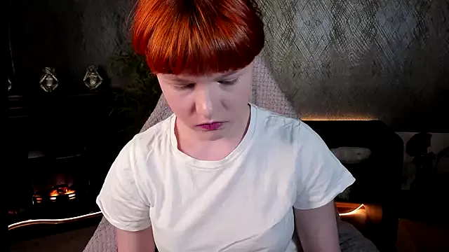 Offline DreamyLuna on StripChat