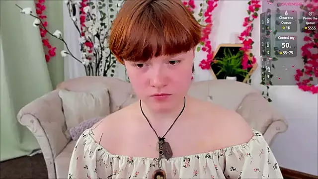 Offline DreamyLuna on StripChat