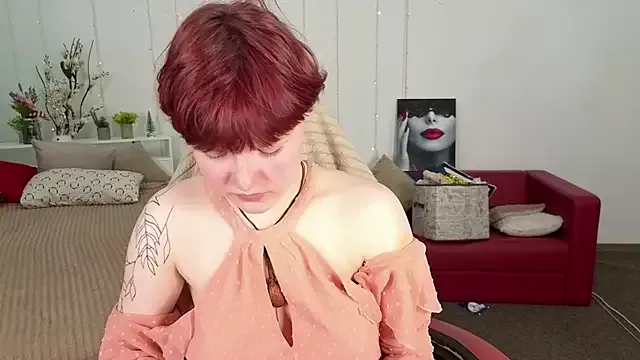 Offline DreamyLuna on StripChat