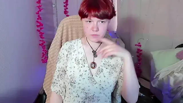 Offline DreamyLuna on StripChat