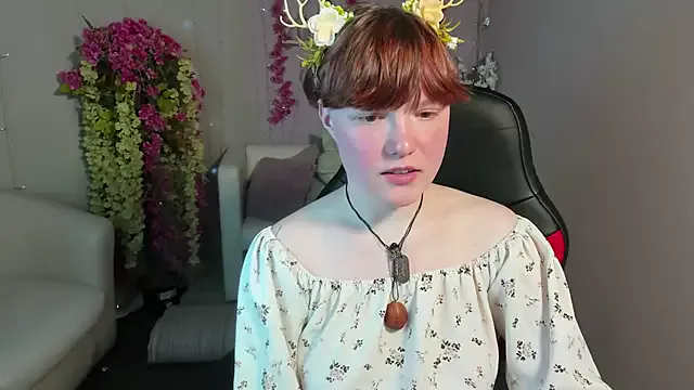 Offline DreamyLuna on StripChat