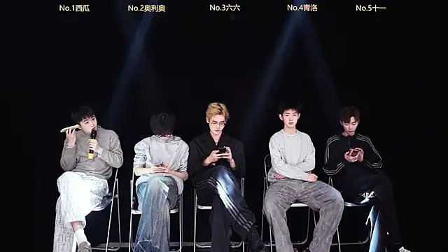 Dzboy-001 — Freechat on StripChat