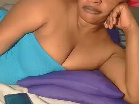 ebony_rose11 on StripChat