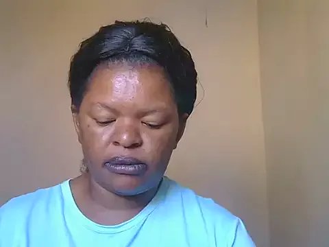 ebony_rose11 on StripChat