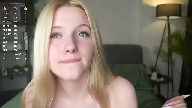 EdlaHewell on StripChat