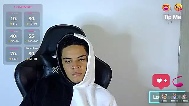 Offline edy_play on StripChat