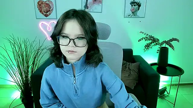 Elainebeness on StripChat