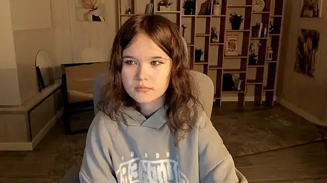 Elainebeness on StripChat