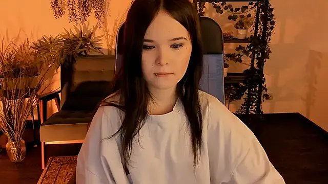 Elainebeness on StripChat