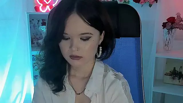 Elainebeness on StripChat