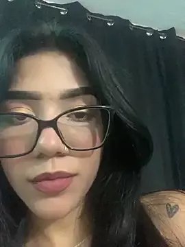 ElaRose_12 on StripChat