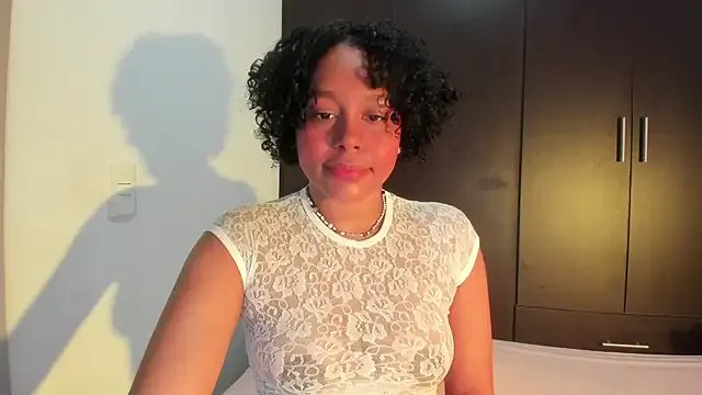 Electric_bae on StripChat