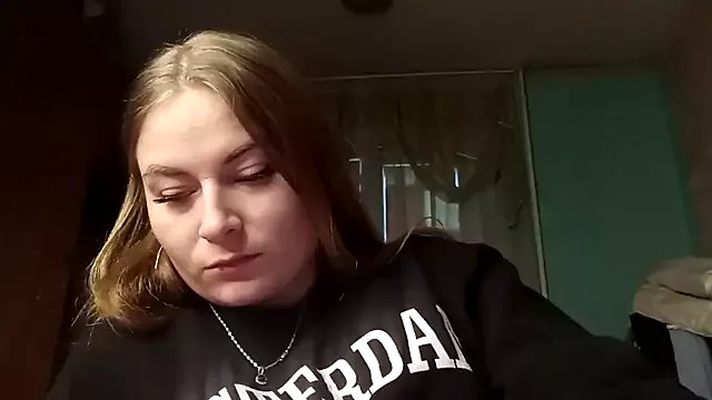ElenaMaeer on StripChat