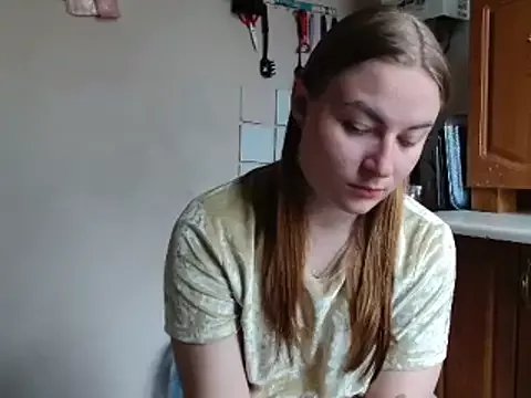 ElenaMaeer on StripChat