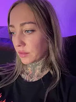 Offline Elenascrib on StripChat