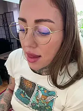 Offline Elenascrib on StripChat